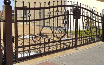 Metallzaun oder Schmiedeeisenzaun? Ein kompletter Vergleich für Hausbesitzer (2025 Guide)