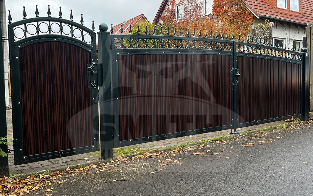 einfahrtstor aus metall – materialien, antrieb und kosten im Überblick