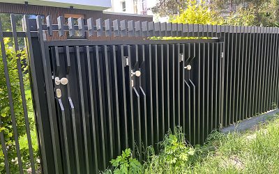 Mülltonnenbox aus Metall: Größen für 2, 3 und 4 Tonnen, Ausstattung und Preise