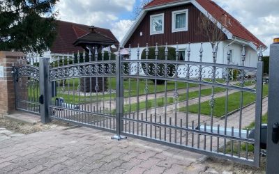 Torantrieb nachrüsten: Voraussetzungen, Antriebsarten, Sicherheit und Kosten